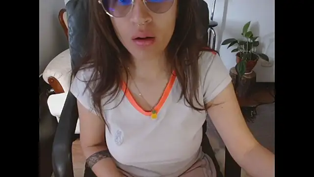 dominica-3 online show from 03/28/26, 04:08