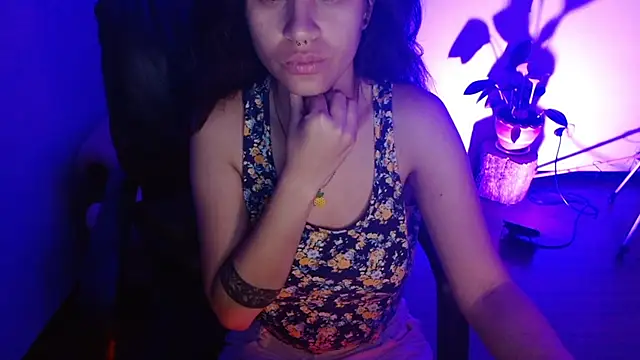 dominica-3 online show from 04/17/26, 07:33