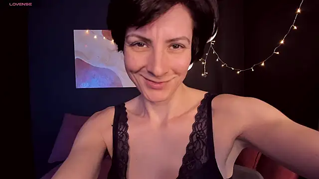 Snapshot of LorenDaze chatting on 02/11/25, 05:29 LorenDaze online show from 02/11/25, 05:29
