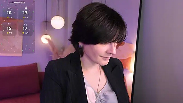 Snapshot of LorenDaze chatting on 06/19/26, 02:12 LorenDaze online show from 06/19/26, 02:12