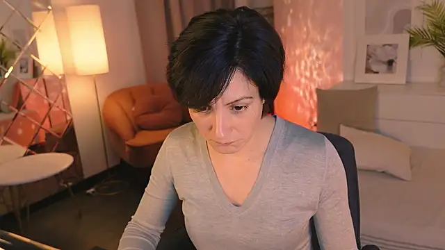 LorenDaze online show from 12/17/25, 06:40