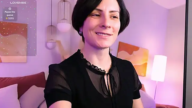 Snapshot of LorenDaze chatting on 02/18/26, 02:02 LorenDaze online show from 02/18/26, 02:02