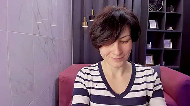 Snapshot of LorenDaze chatting on 12/23/25, 08:13 LorenDaze online show from 12/23/25, 08:13