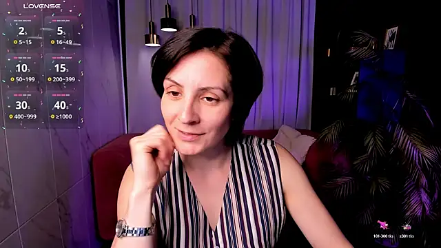Snapshot of LorenDaze chatting on 06/25/26, 02:11 LorenDaze online show from 06/25/26, 02:11