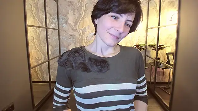 Snapshot of LorenDaze chatting on 03/18/25, 02:06 LorenDaze online show from 03/18/25, 02:06