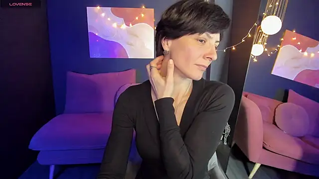 Snapshot of LorenDaze chatting on 01/17/25, 01:56 LorenDaze online show from 01/17/25, 01:56
