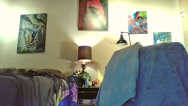 eatmeplease44 online show from 10/21/25, 02:22