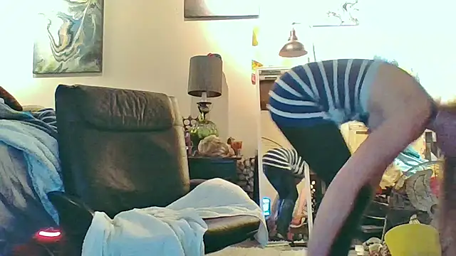 eatmeplease44 online show from 11/16/25, 11:15