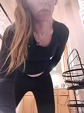 eatmeplease44 online show from 02/02/26, 11:42