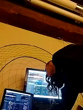 eatmeplease44 online show from 12/03/25, 11:09