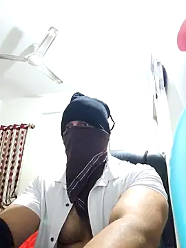 Snapshot of kaizercool1 chatting on 01/23/25, 05:45 kaizercool1 online show from 01/23/25, 05:45