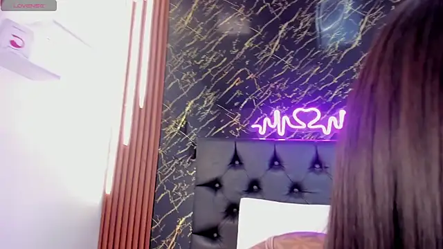 Tamara-evans online show from 11/22/25, 05:12