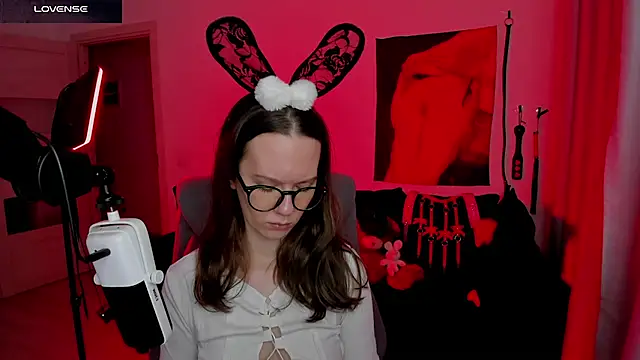 DivineBite online show from 04/18/26, 06:21