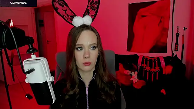 DivineBite online show from 04/10/26, 06:59