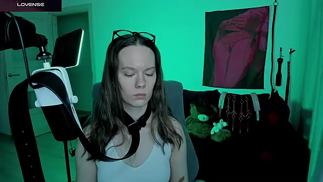DivineBite online show from 04/23/26, 05:03