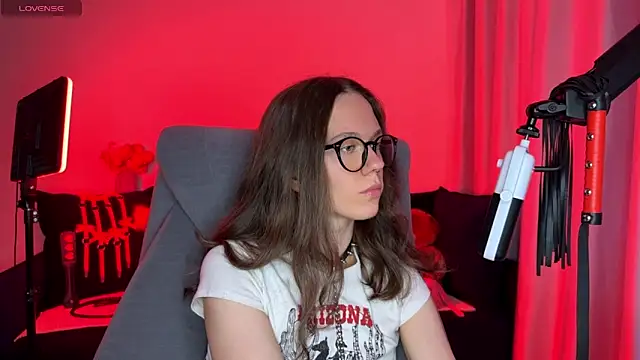 Snapshot of DivineBite chatting on 09/13/25, 02:28 DivineBite online show from 09/13/25, 02:28