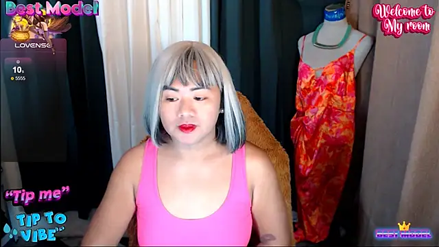 Snapshot of MagnificatMistress chatting on 11/16/25, 10:02 MagnificatMistress online show from 11/16/25, 10:02