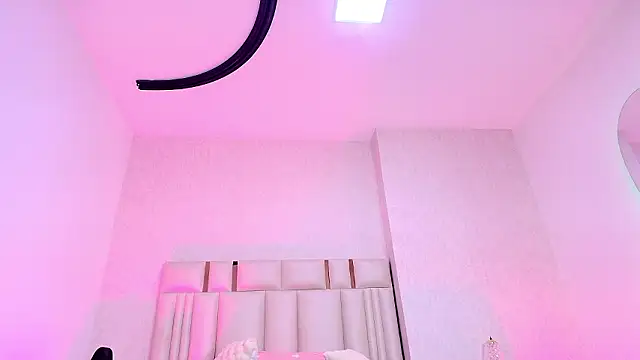  carolina fox online show from 02/05/26, 03:13