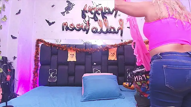  carolina fox online show from 10/23/25, 03:05