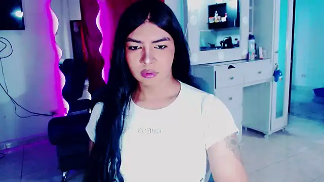 violet bigcock774 online show from 12/20/25, 04:54