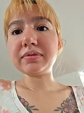 Pinkie Princes online show from 11/12/25, 03:49