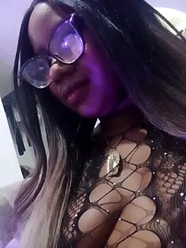 EmilyyRosee  online show from 04/15/26, 05:02