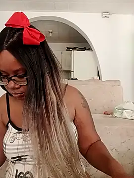 EmilyyRosee  online show from 04/15/26, 06:45