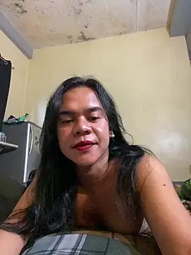 Snapshot of sweetyula chatting on 05/18/26, 12:00 sweetyula online show from 05/18/26, 12:00