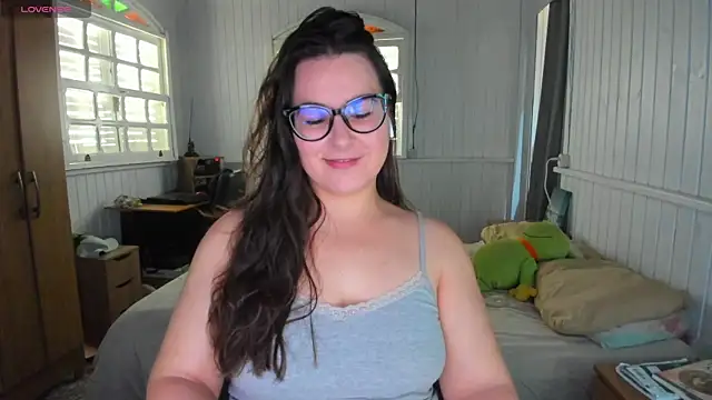 Snapshot of anna_love_hot chatting on 10/13/25, 05:25 anna love hot online show from 10/13/25, 05:25