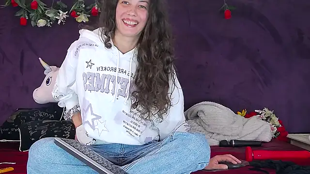 Snapshot of Jayllene chatting on 11/04/25, 08:51 Jayllene online show from 11/04/25, 08:51