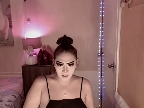 Snapshot of Biancafoxie chatting on 09/13/25, 08:14 Biancafoxie online show from 09/13/25, 08:14