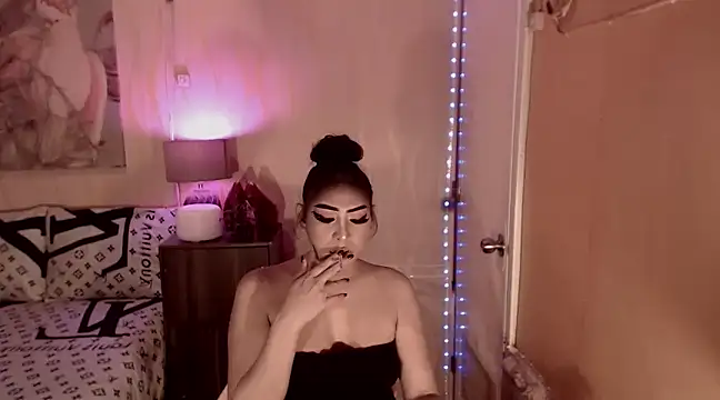 Snapshot of Biancafoxie chatting on 03/05/25, 07:49 Biancafoxie online show from 03/05/25, 07:49