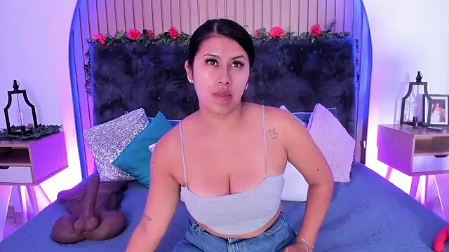 Karlagonzales  online show from 03/21/26, 11:25