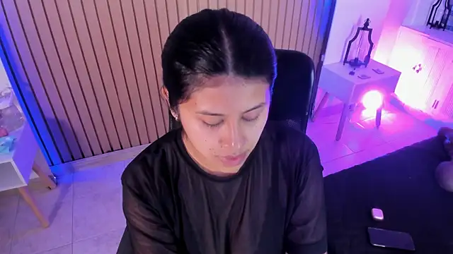 Snapshot of Karlagonzales_ chatting on 06/24/26, 12:04 Karlagonzales online show from 06/24/26, 12:04