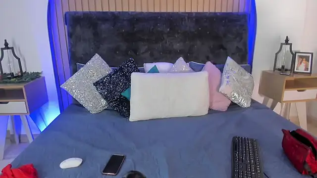 Karlagonzales  online show from 04/15/26, 07:40