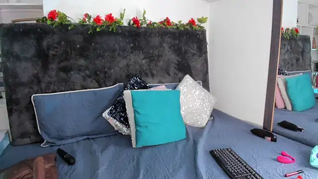 Karlagonzales  online show from 02/20/26, 06:43