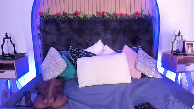 Karlagonzales  online show from 04/12/26, 08:06