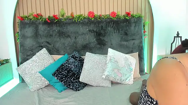 Karlagonzales  online show from 12/21/25, 01:02