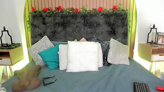 Karlagonzales  online show from 03/12/26, 07:18