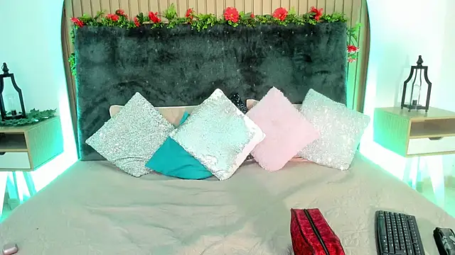 Karlagonzales  online show from 12/02/25, 10:28