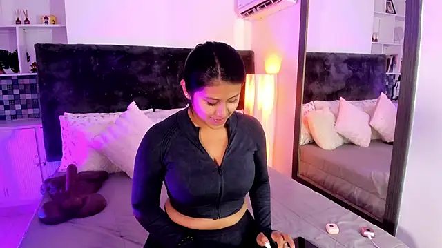 Snapshot of Karlagonzales_ chatting on 06/04/26, 06:45 Karlagonzales online show from 06/04/26, 06:45