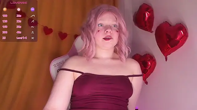 Snapshot of SueNiceeeee chatting on 02/17/26, 01:36 SueNiceeeee online show from 02/17/26, 01:36