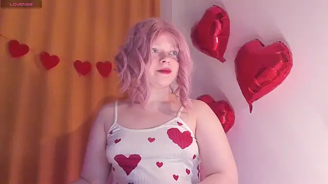 Snapshot of SueNiceeeee chatting on 02/14/26, 11:38 SueNiceeeee online show from 02/14/26, 11:38