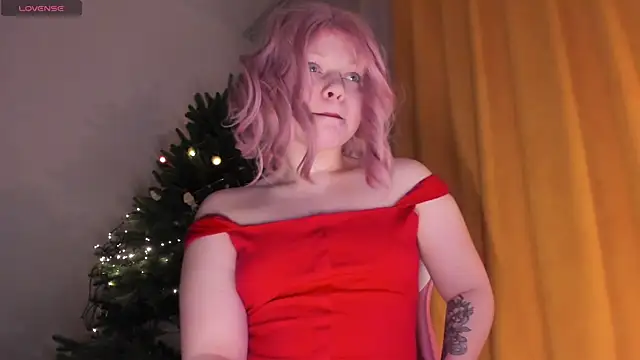 Snapshot of SueNiceeeee chatting on 12/21/25, 10:21 SueNiceeeee online show from 12/21/25, 10:21