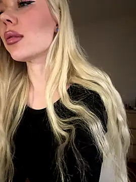 xDinnax online show from 12/20/25, 03:04