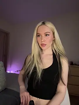 xDinnax online show from 04/15/26, 03:16