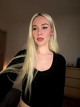 xDinnax online show from 12/15/25, 03:51