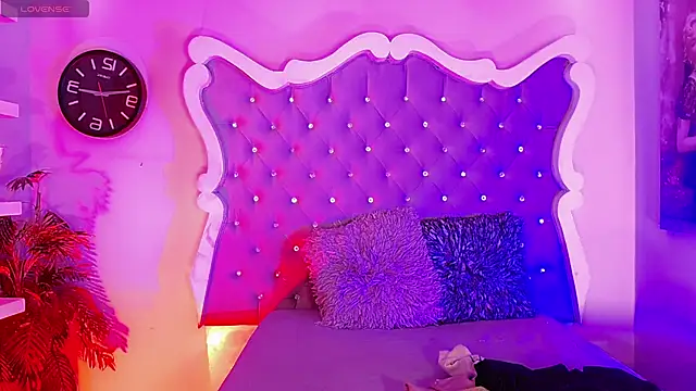 LeyXandrabraz online show from 04/11/26, 08:12