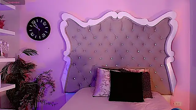 LeyXandrabraz online show from 11/28/25, 07:47