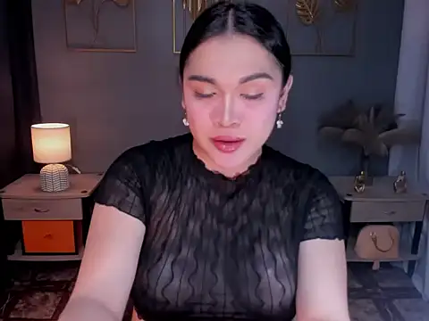 MaxeneCullens online show from 10/29/25, 04:22